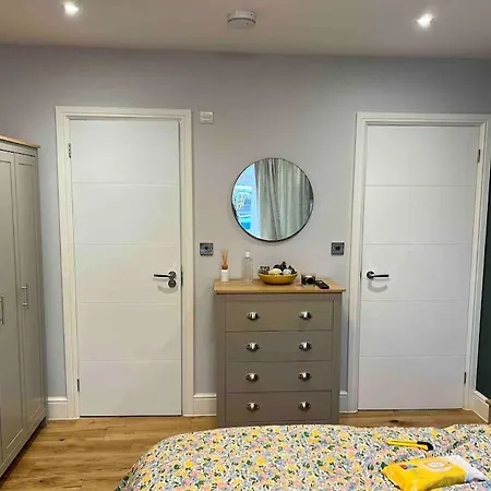 En-Suite Double Room - Private Entrance & Free Parking West Drayton  Exterior photo