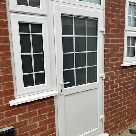 En-Suite Double Room - Private Entrance & Free Parking West Drayton  Exterior photo