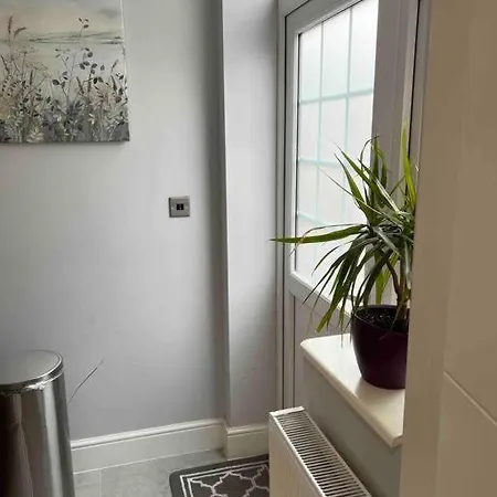 En-Suite Double Room - Private Entrance & Free Parking West Drayton  Exterior photo