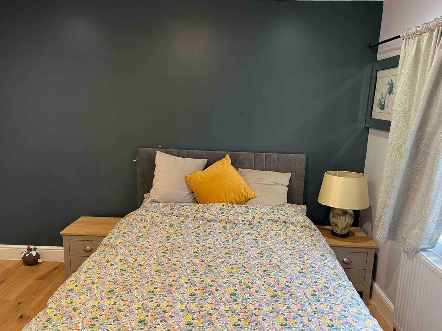 En-suite Double - Private Entrance & Free Parking Appartamento